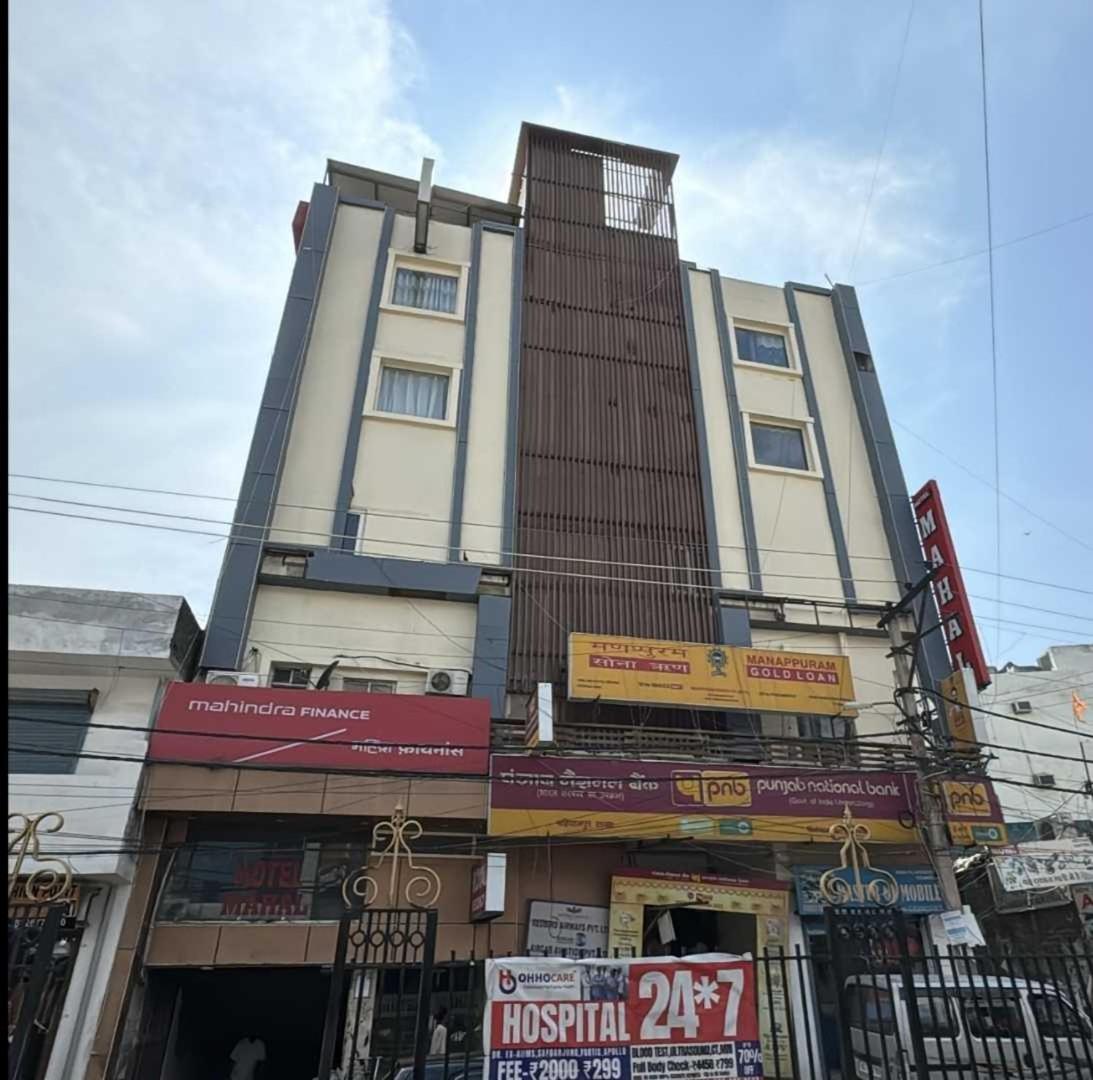 Super Hotel O Mahal New Delhi Bagian luar foto