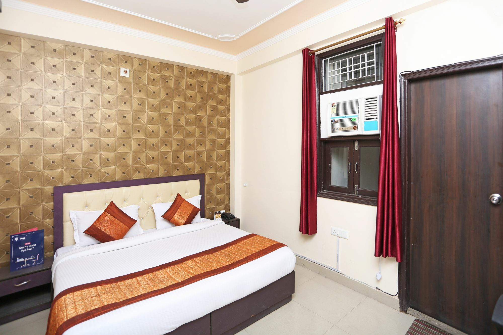 Super Hotel O Mahal New Delhi Bagian luar foto