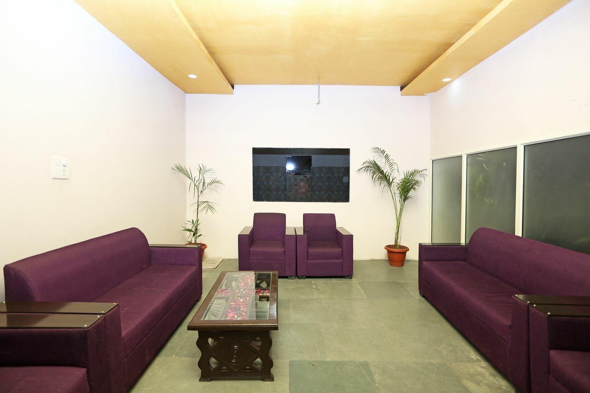 Super Hotel O Mahal New Delhi Bagian luar foto
