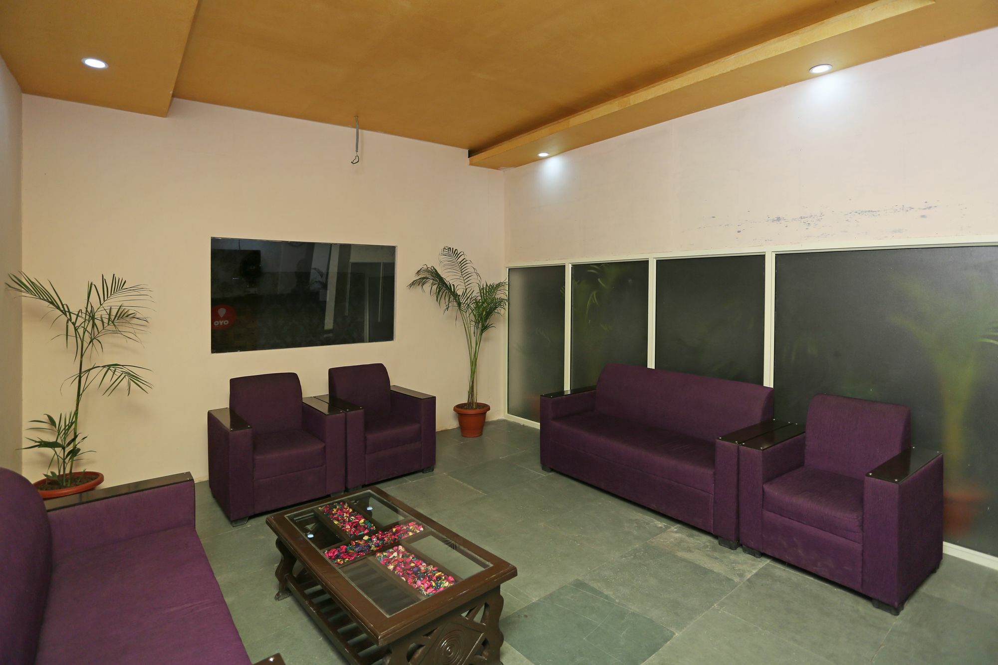 Super Hotel O Mahal New Delhi Bagian luar foto
