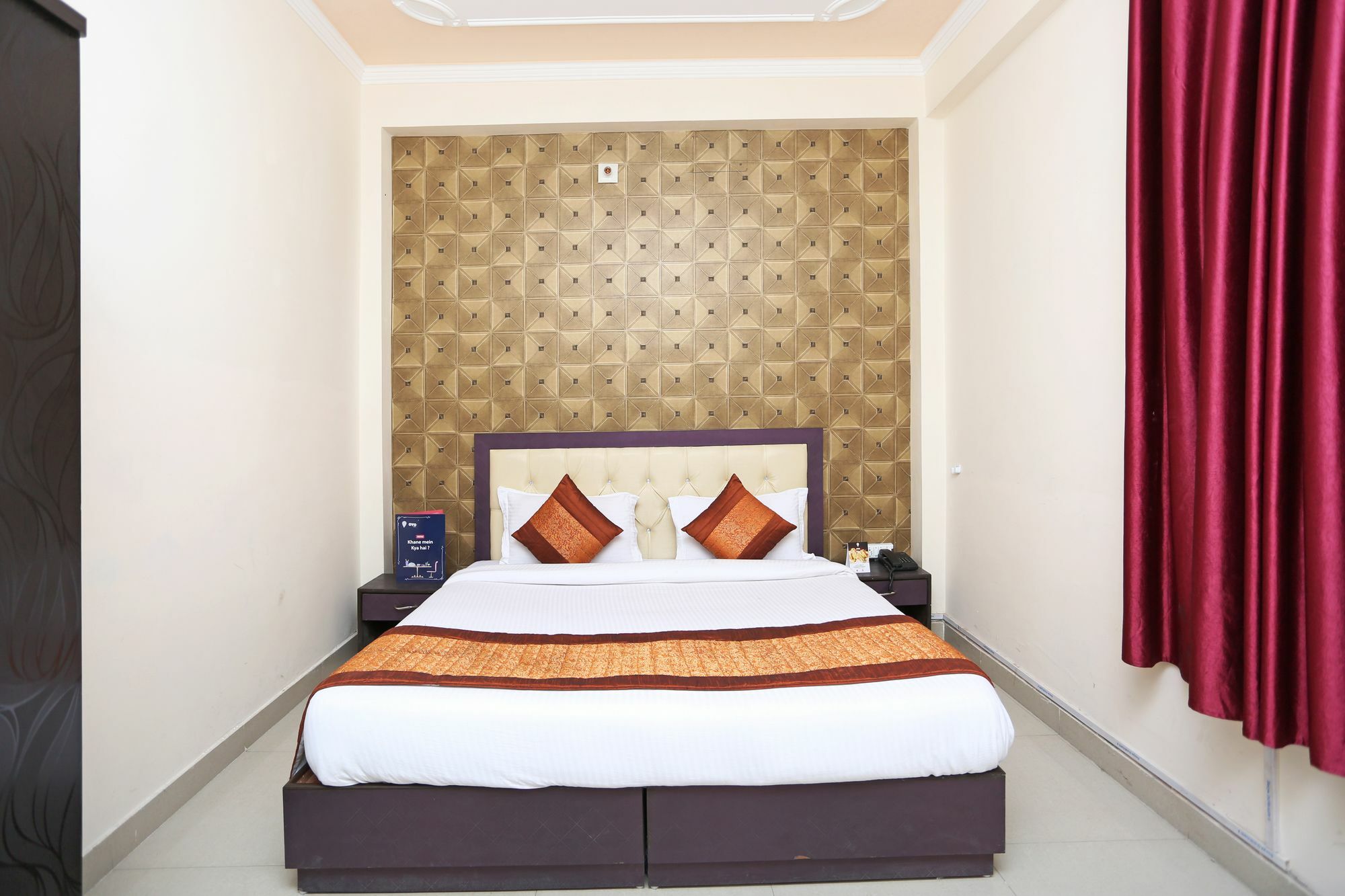 Super Hotel O Mahal New Delhi Bagian luar foto
