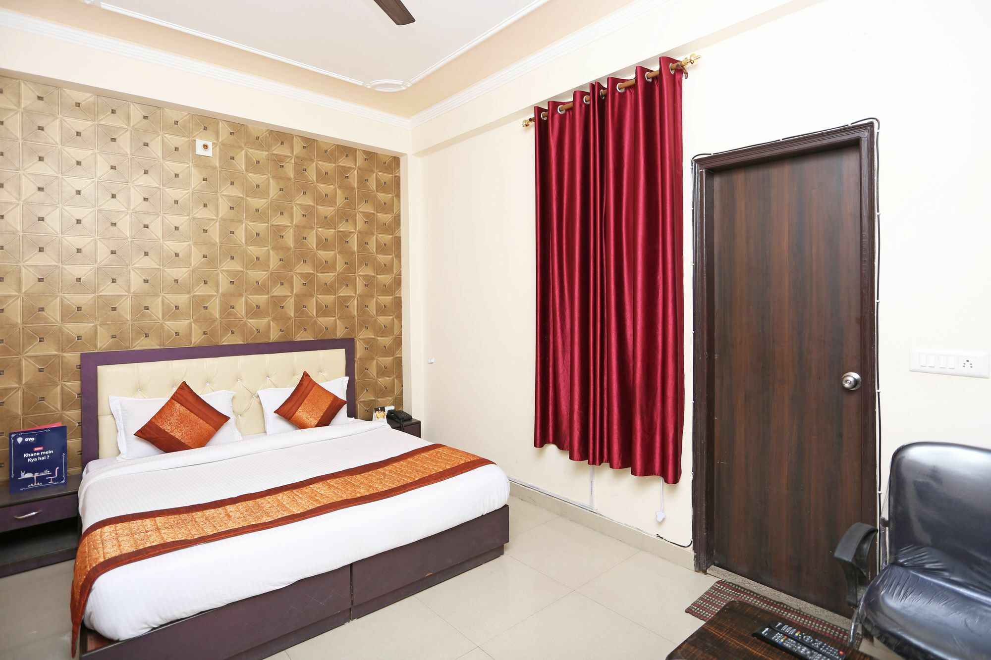 Super Hotel O Mahal New Delhi Bagian luar foto