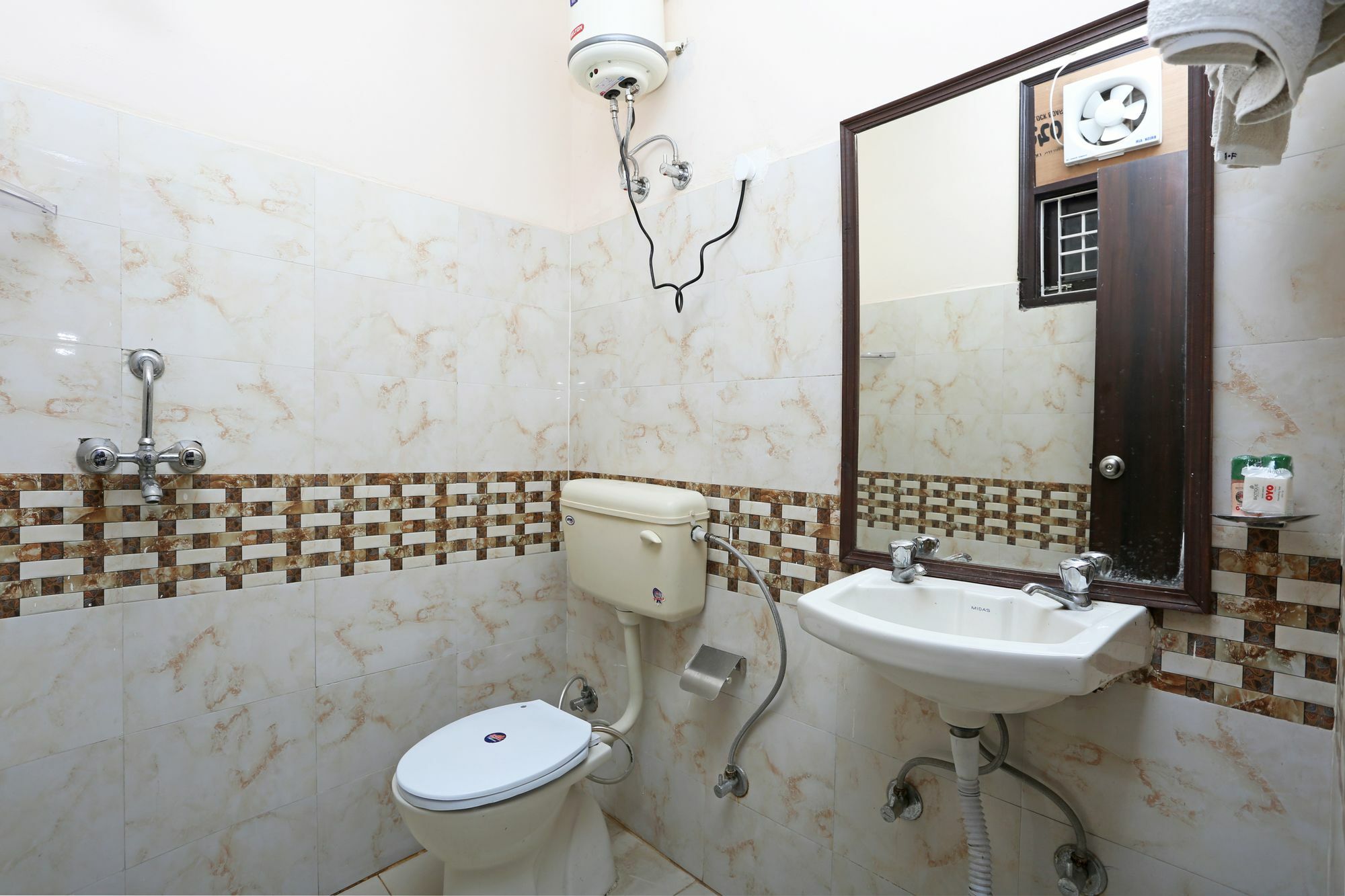 Super Hotel O Mahal New Delhi Bagian luar foto