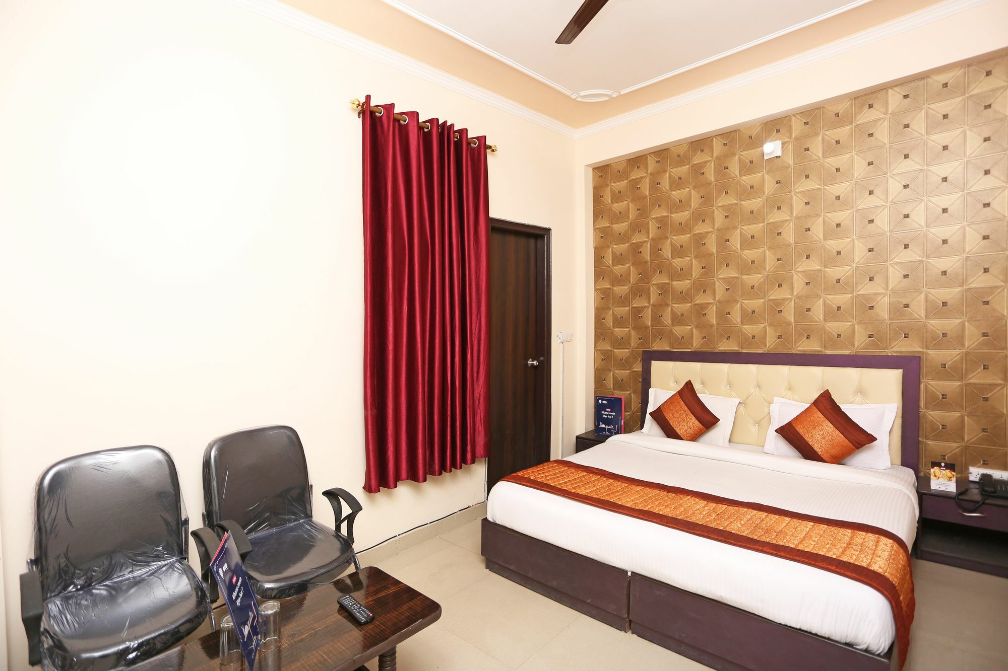 Super Hotel O Mahal New Delhi Bagian luar foto